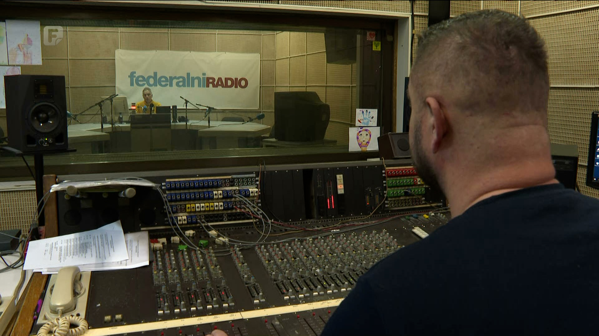 O ljubavi prema ovom mediju govore nam kolegice sa Federalnog radija